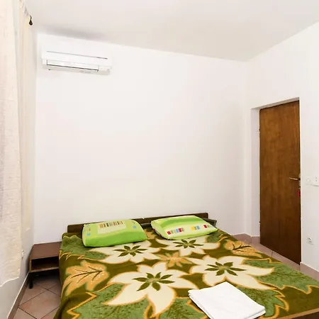 Peragi - Triple With Balcony Apartment *