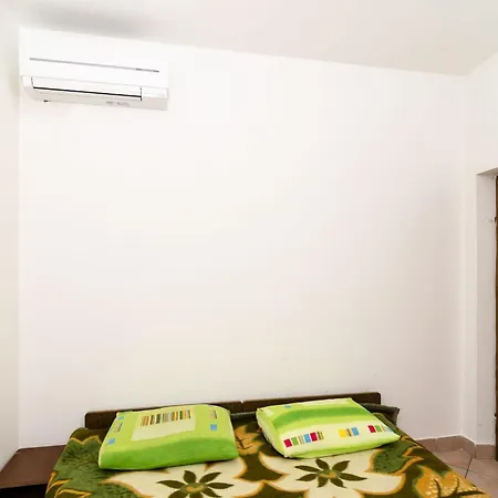 Peragi - Triple With Balcony *