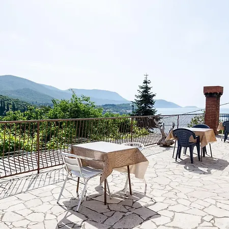 Peragi - Triple With Balcony Apartment