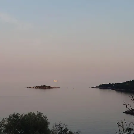 Peragi - Triple With Balcony *