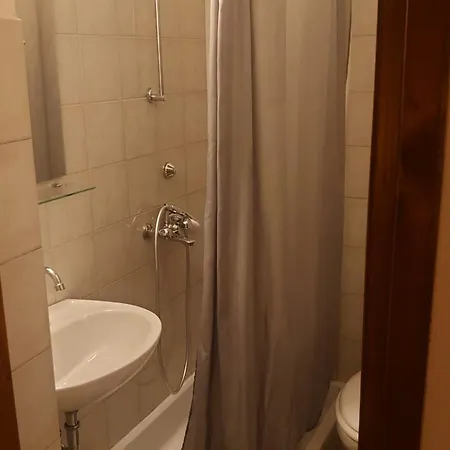 Peragi - Triple With Balcony Appartement Molunat