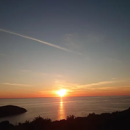 Peragi - Triple With Balcony