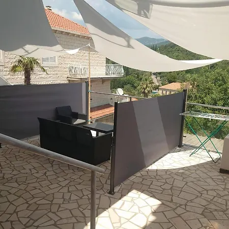 Peragi - Triple With Balcony *