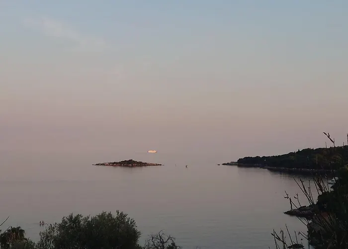 Peragi - Triple With Balcony *