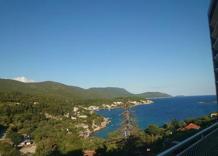 Peragi - Triple With Balcony