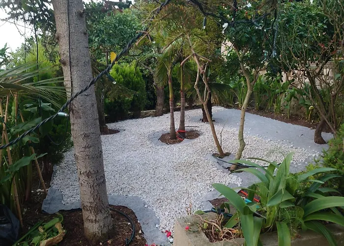 Peragi - Triple With Balcony *