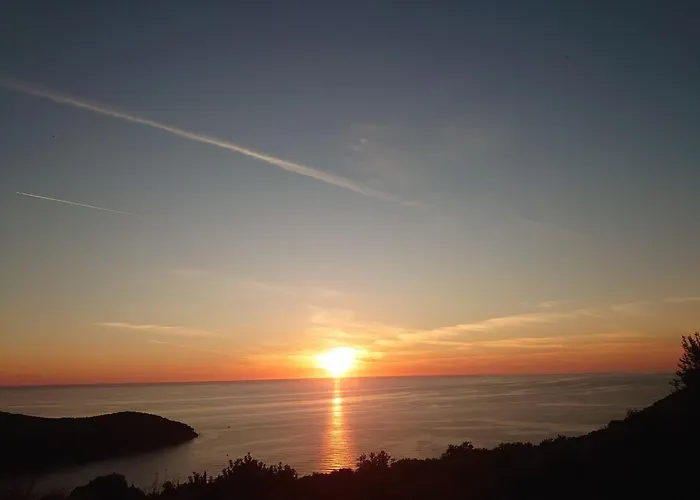 Peragi - Triple With Balcony